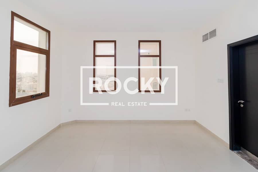 9 Rocky Real Estate - Al Barsha 1 - Al Manaf Building - Apartment (14 of 17). JPG