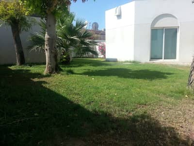 Nice 3 bedroom single storey villa with pvt garden and shared pool in Jumeirah 3 Nice 3 bedroom single storey villa with pvt garden and shared pool in Jumeirah 3