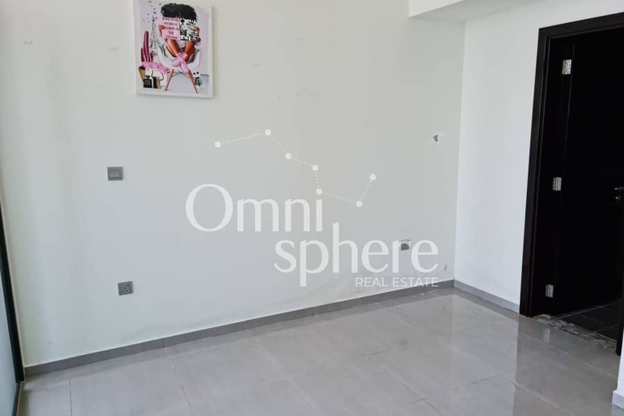 Vacant | Prime Location | High Floor - Image 8