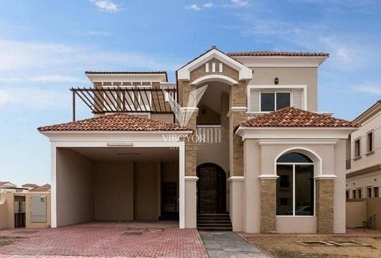Huge Custom Built 5BR Next to Community Center Huge Custom Built 5BR Next to Community Center