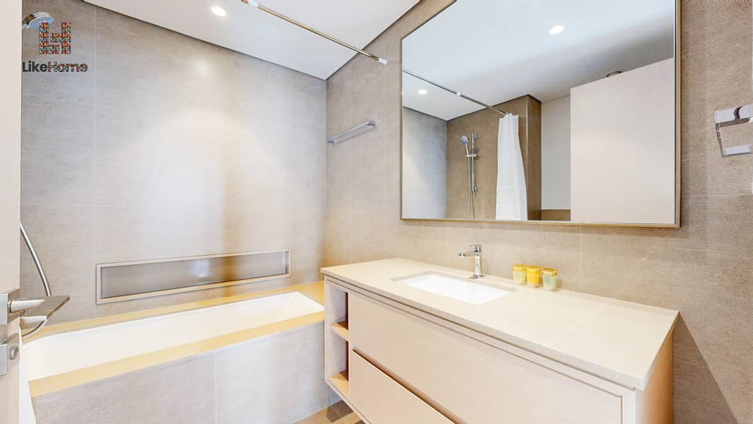 25 5-Downtown-Grande-Signature-6611-Living-Room (12). jpg