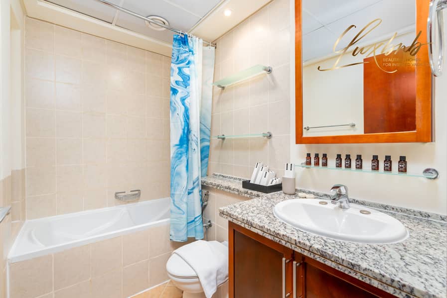 Lake View I Furnished I Bills Included - Image 29