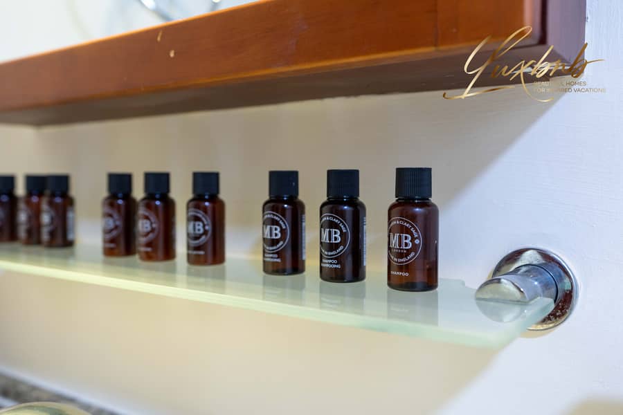 Lake View I Furnished I Bills Included - Image 31