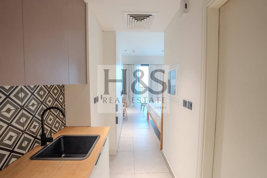 Fully Furnished Studio | All Bills Included | Community View - Image 5