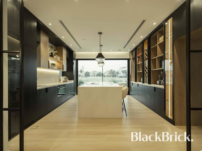 Luxus otthon tóra és városra néző kilátással