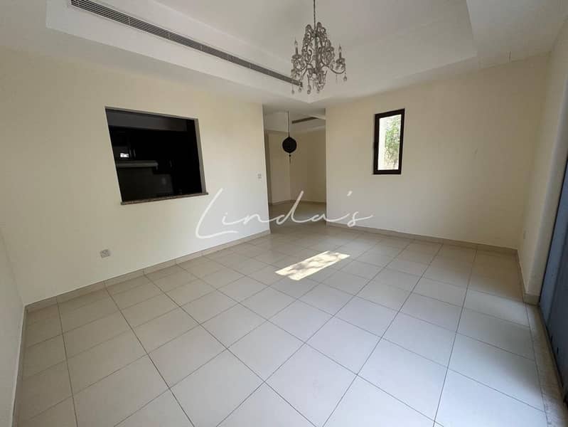 Single row | Spacious | Family community |Vacant - Image 9