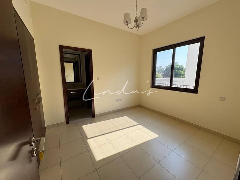 Single row | Spacious | Family community |Vacant - Image 15