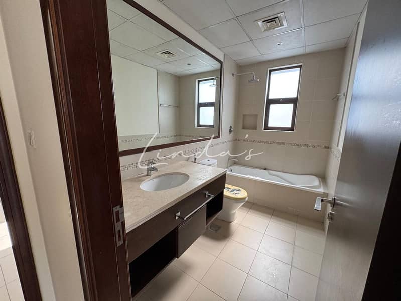 Single row | Spacious | Family community |Vacant - Image 17