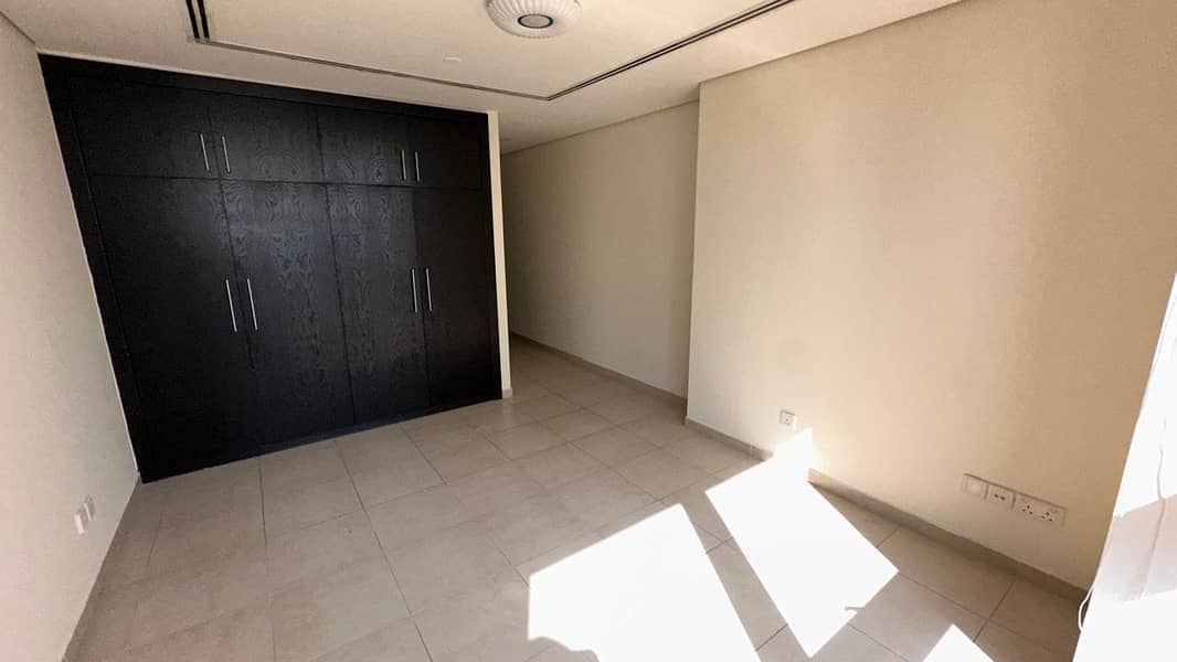 3 BEDROOM+MAID ROOM / BALCONY / VACANT NOW - Image 6