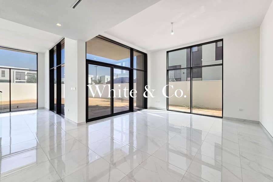 Vastu | Single Row | Vacant On Transfer