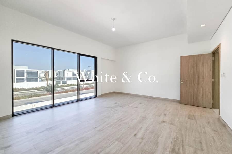 Vastu | Single Row | Vacant On Transfer