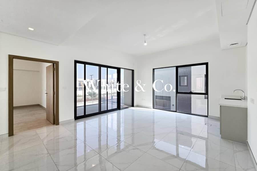 Vastu | Single Row | Vacant On Transfer - Image 9