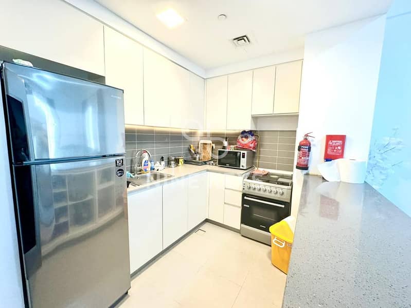 Fully Furnished | Modern Comfort | Vibrant Community Living - Image 8