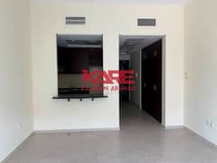 Bright Studio Close to Metro and Bus Stop