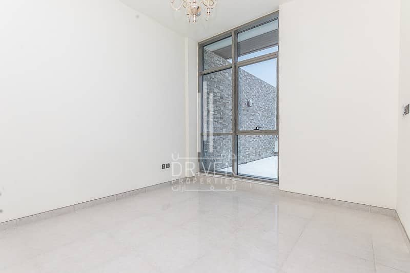 Luxurious 2 Bed Apt with Full Palace View Luxurious 2 Bed Apt with Full Palace View