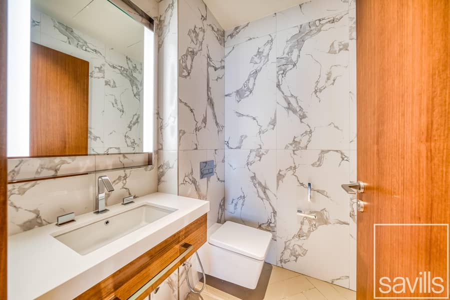 High Floor | Vacant | Burj Khalifa view - Image 21