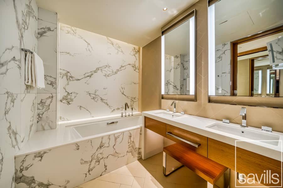 High Floor | Vacant | Burj Khalifa view - Image 11