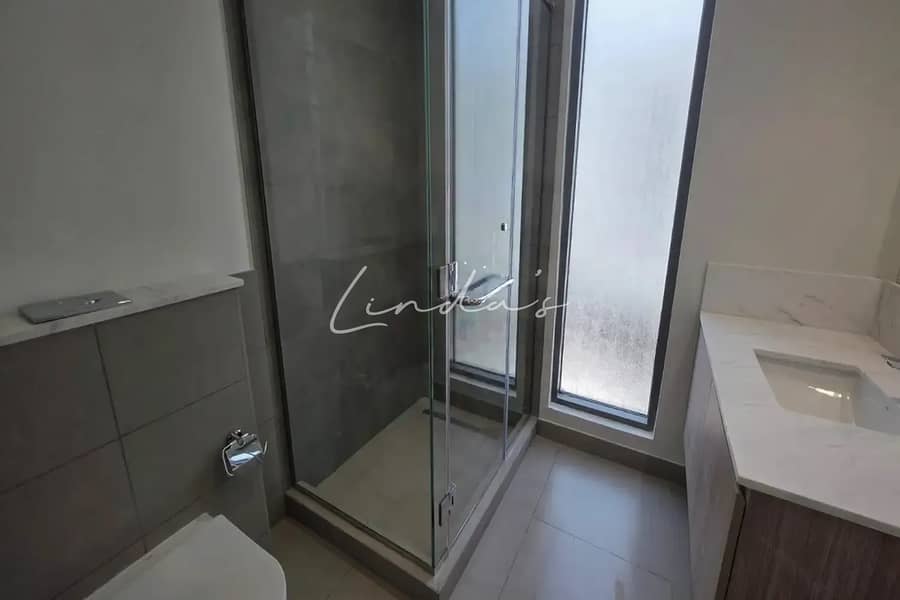 Modern and Spacious 4-Beds Villa | Prime Location - Image 12