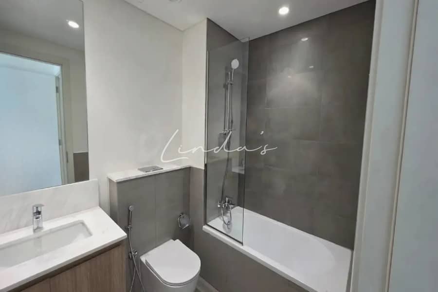 Modern and Spacious 4-Beds Villa | Prime Location - Image 13