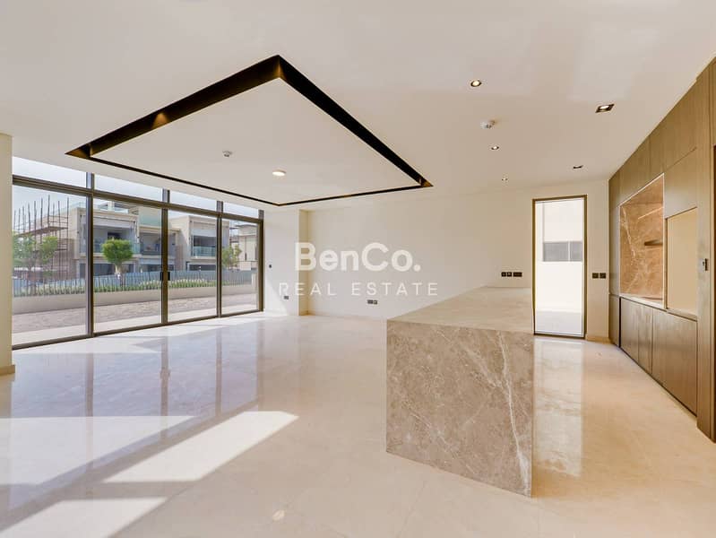 Lowest price 5BR | Biggest Plot | Vacant - Image 7