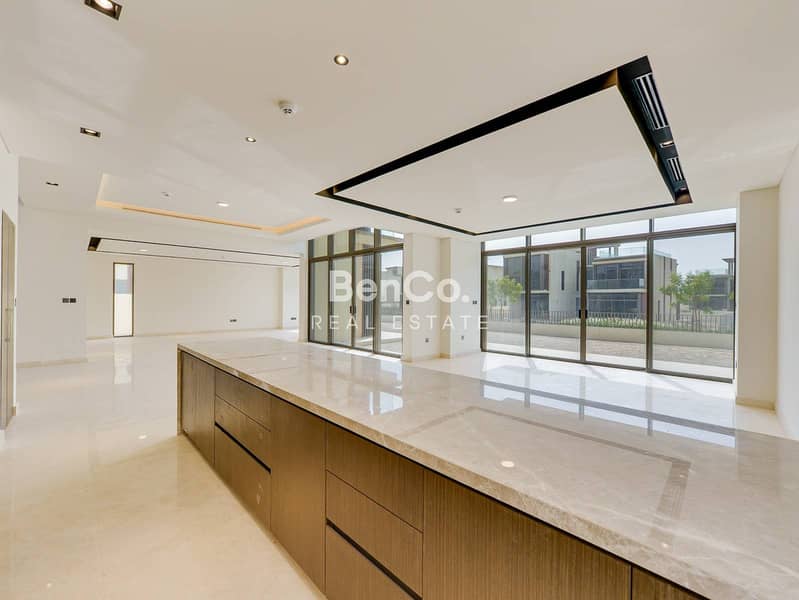 Lowest price 5BR | Biggest Plot | Vacant - Image 6