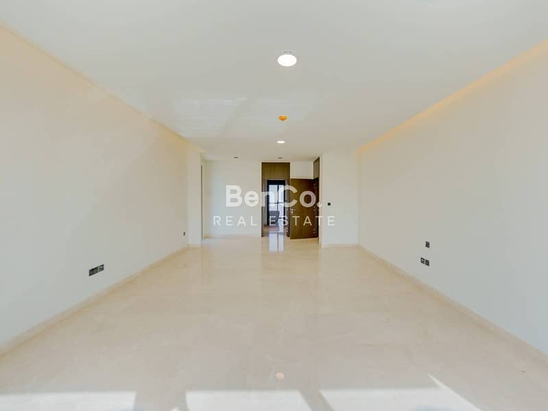 Lowest price 5BR | Biggest Plot | Vacant - Image 14