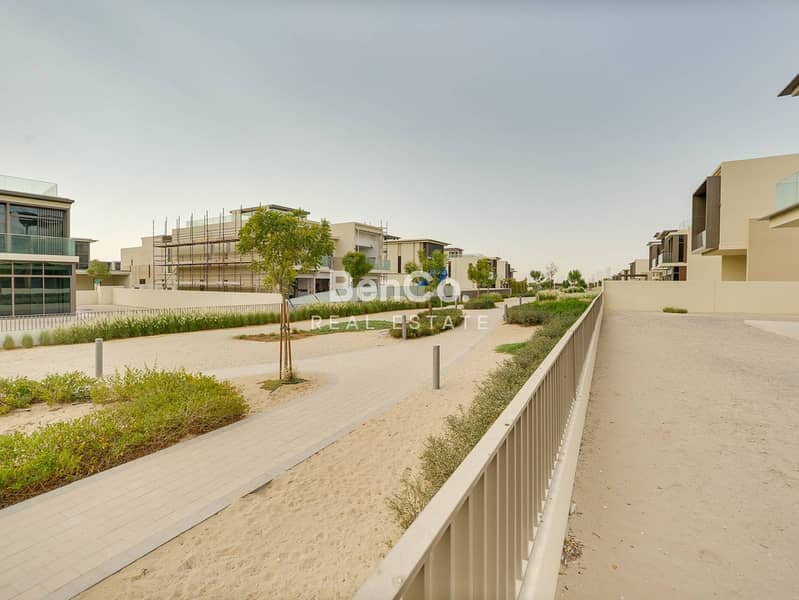 Lowest price 5BR | Biggest Plot | Vacant - Image 29