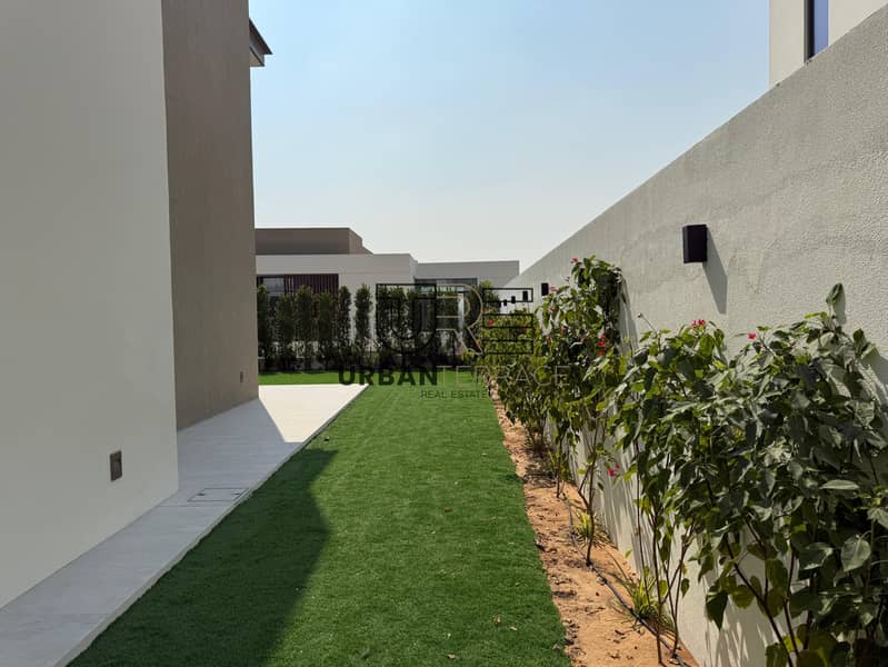 3 parkings | Landscaped | Vastu Unit | Driver & Maids Room