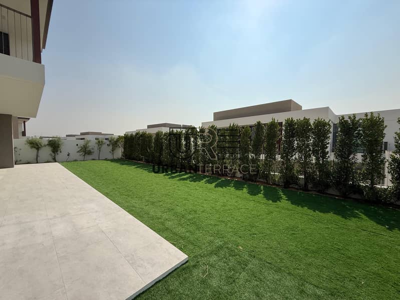 3 parkings | Landscaped | Vastu Unit | Driver & Maids Room