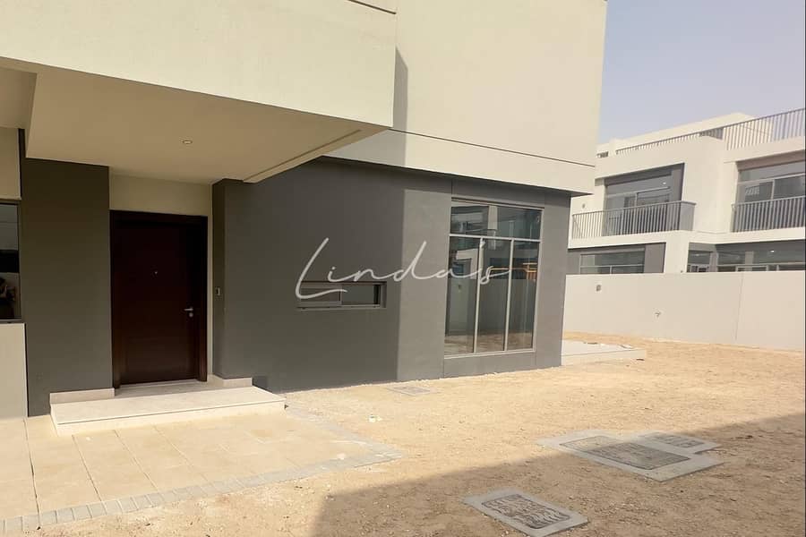 Modern and Spacious 4-Beds Villa | Prime Location