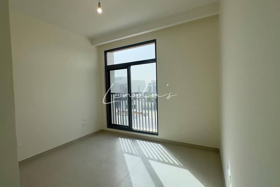 Modern and Spacious 4-Beds Villa | Prime Location - Image 11