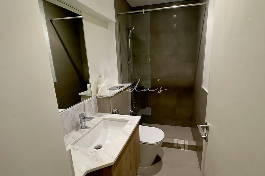 Modern and Spacious 4-Beds Villa | Prime Location - Image 15