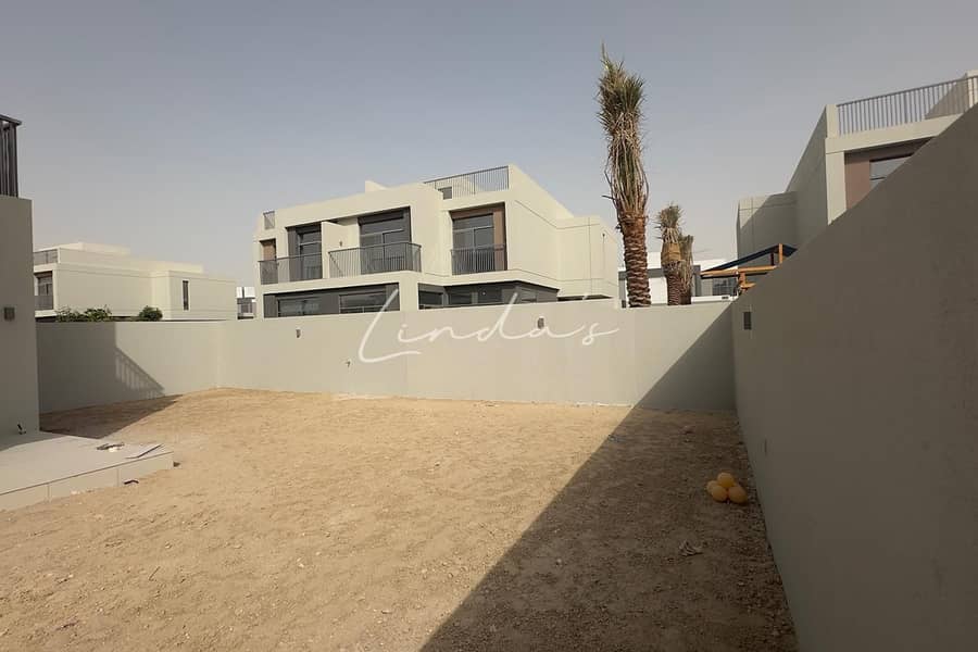 Modern and Spacious 4-Beds Villa | Prime Location - Image 24