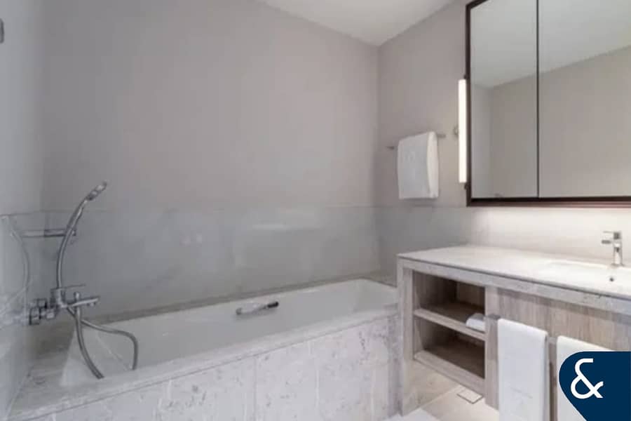 One Bedroom | Burj + Sea View | Furnished - Image 14