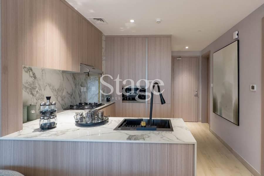 LUXURY LIVING | POOL VIEW | MULTIPLE OPTIONS - Image 4