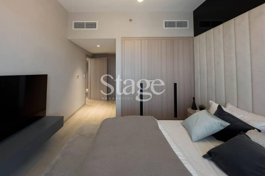 LUXURY LIVING | POOL VIEW | MULTIPLE OPTIONS - Image 6