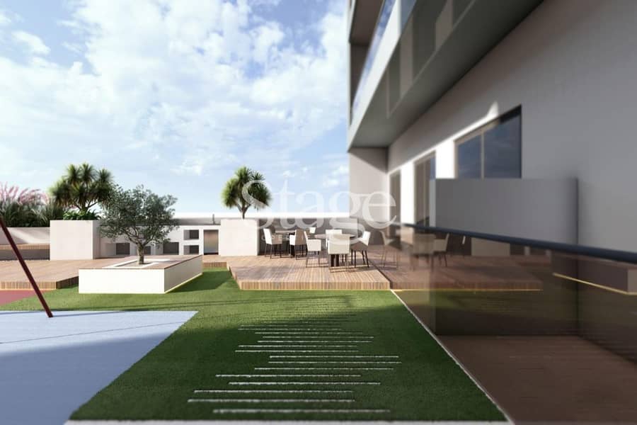 LUXURY LIVING | POOL VIEW | MULTIPLE OPTIONS - Image 18