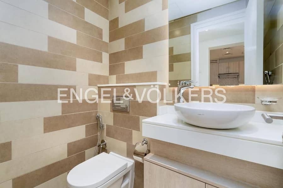 Prime location | West Beach Access | Modern Design - Image 18