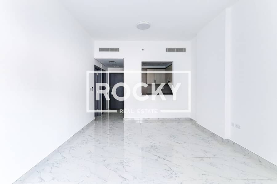 2 AAA Building - Apartment (7 of 19). jpg