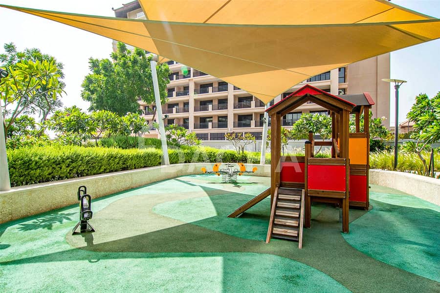 New Listing | High Floor | Sea View | Vacant - Image 25