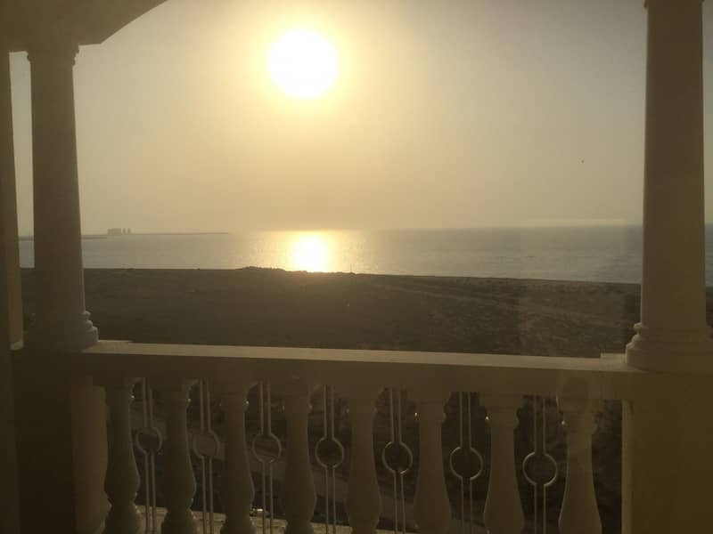 Spacious 2 bedroom apartment with spectacular full sea view