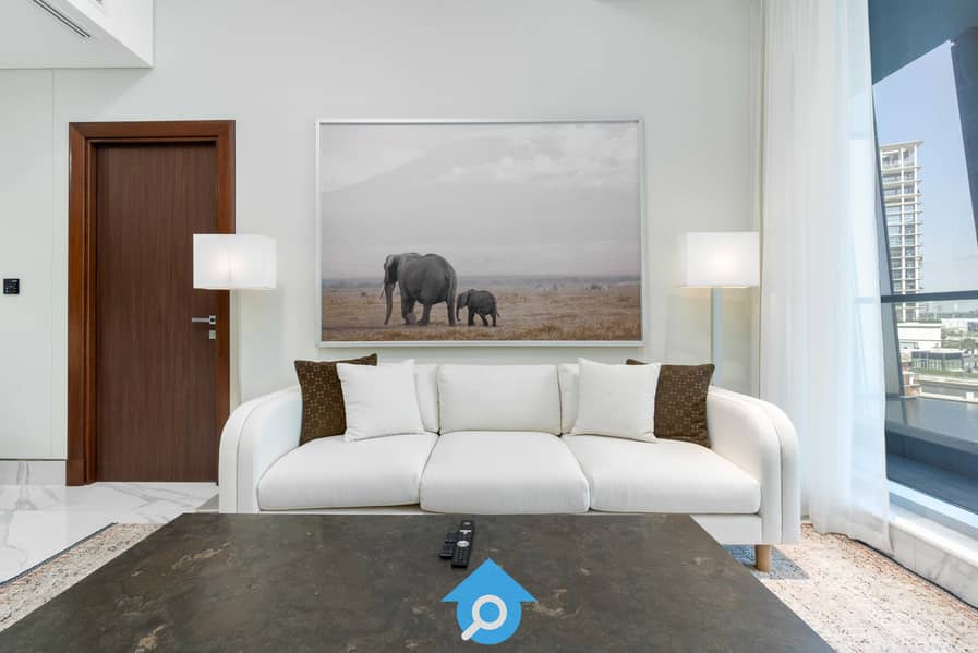 Charming 1BHK in J One Tower | Canal View | Available from 24th November - Image 8