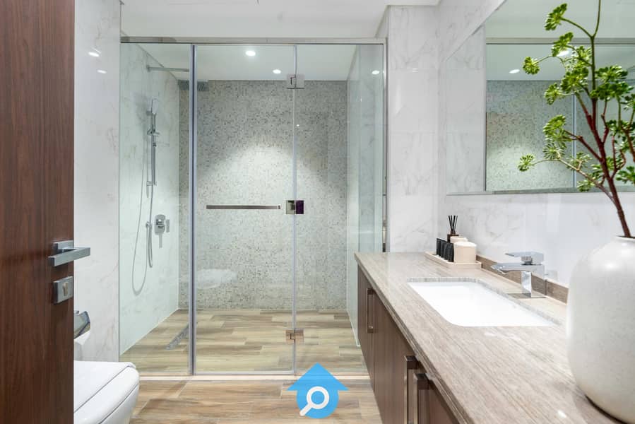 Charming 1BHK in J One Tower | Canal View | Available from 24th November - Image 14