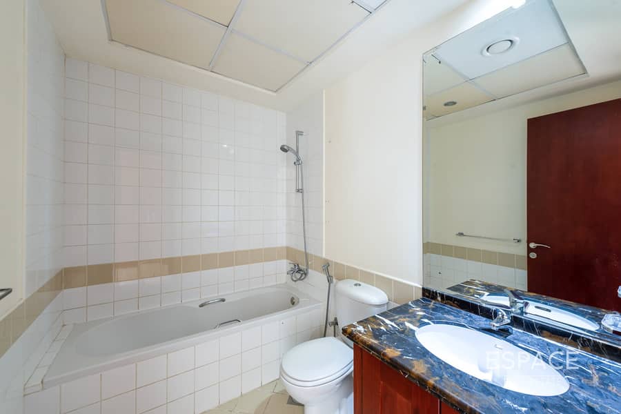 Close to Pool | Well-Maintained | Vacant - Image 9