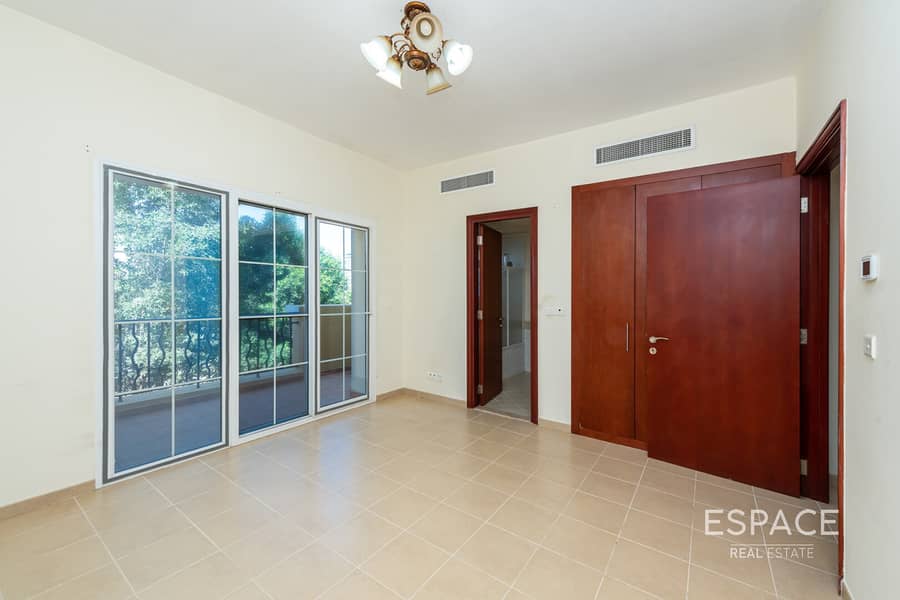 Close to Pool | Well-Maintained | Vacant - Image 11