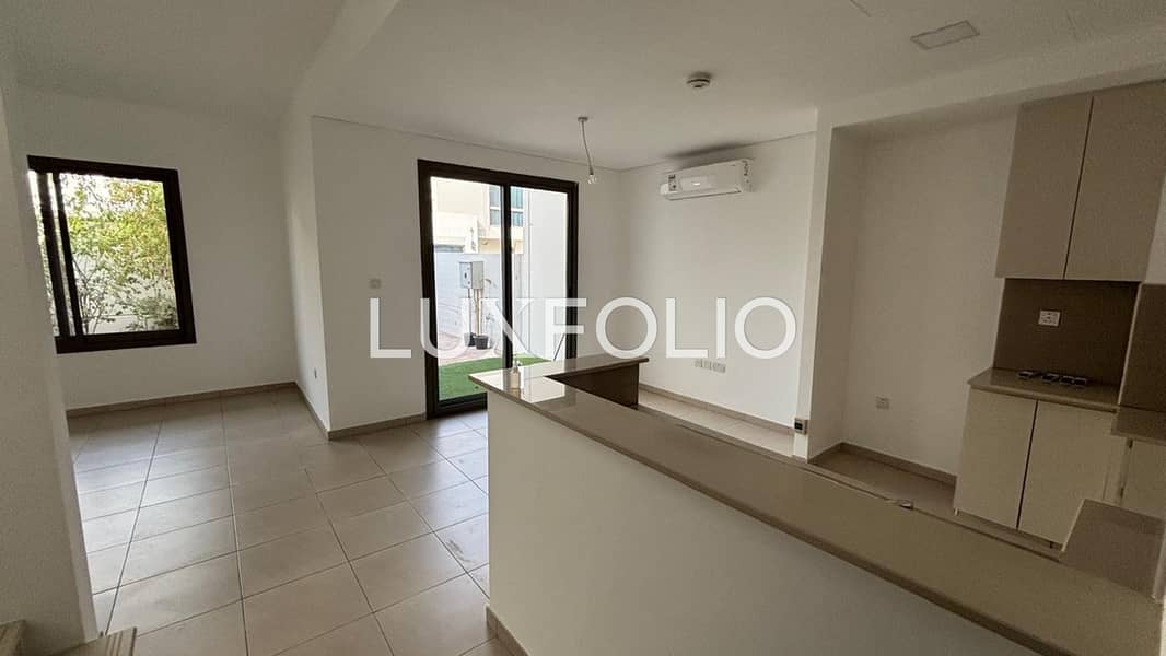 Vacant | Well Maintained | Back to Back Vacant | Well Maintained | Back to Back