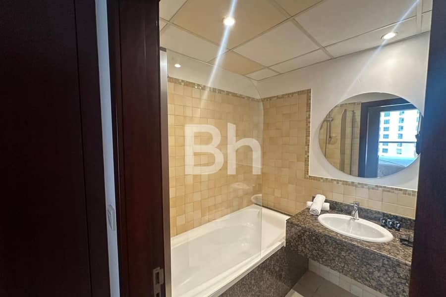 Vacant | Spacious | Furnished | Marina views - Image 8