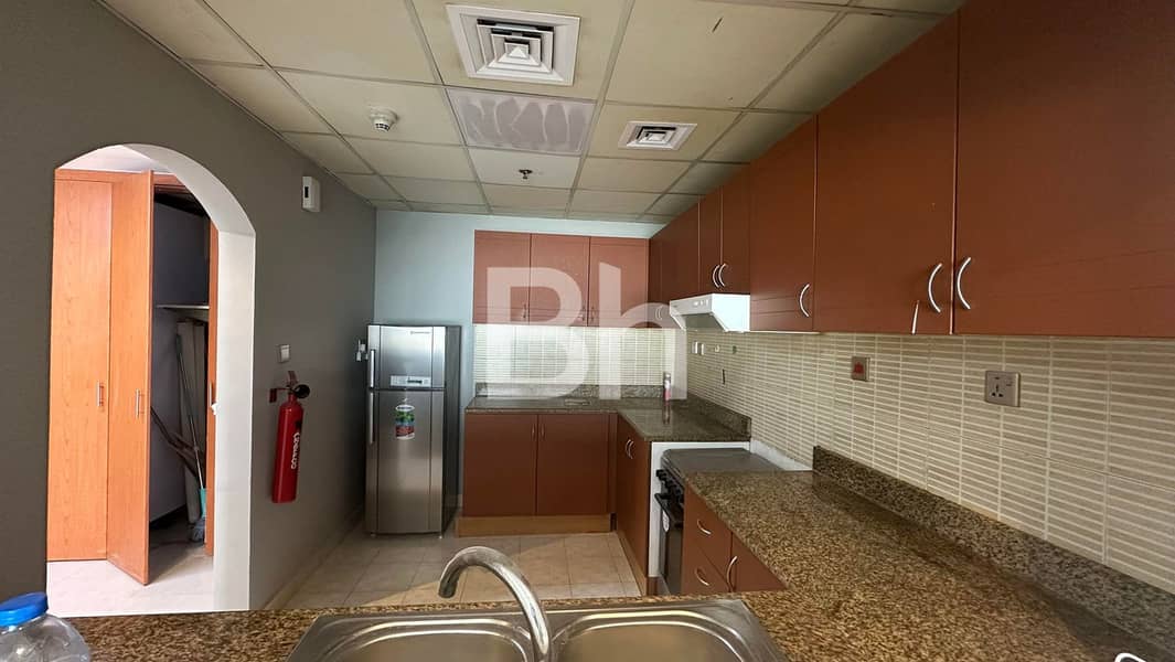 Fully Upgraded | Amazing View | Vacant | High Floor - Image 7