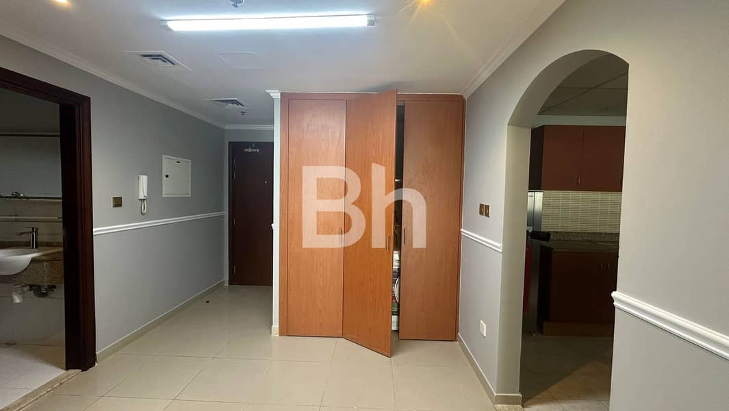 Fully Upgraded | Amazing View | Vacant | High Floor - Image 10