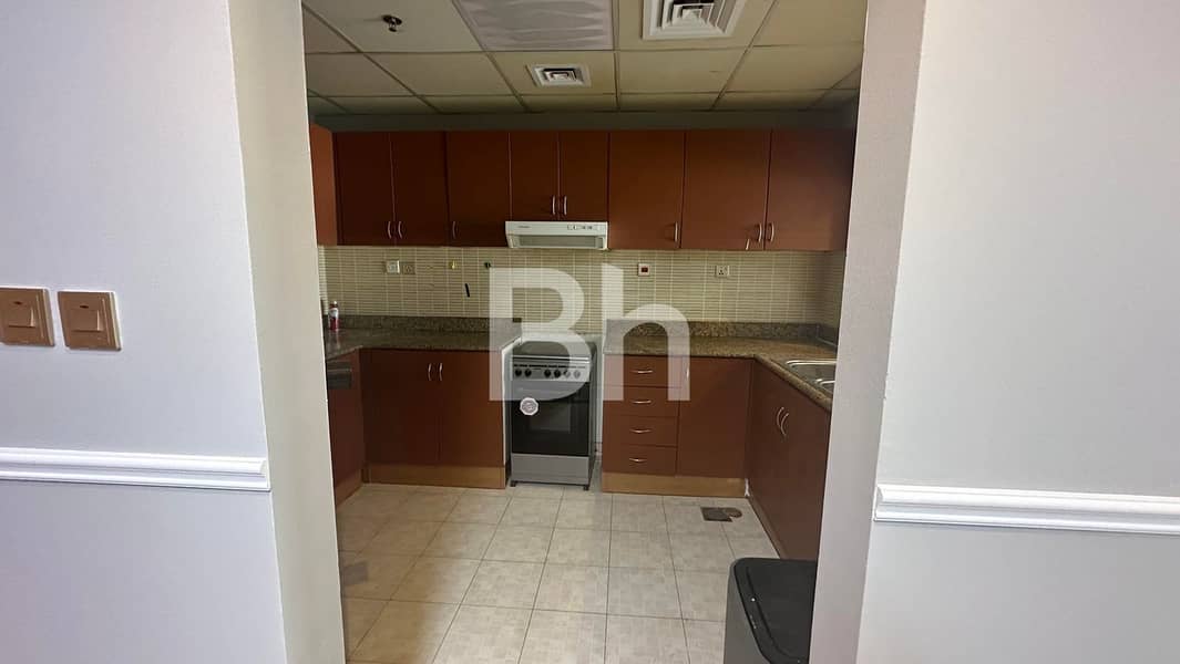 Fully Upgraded | Amazing View | Vacant | High Floor - Image 12